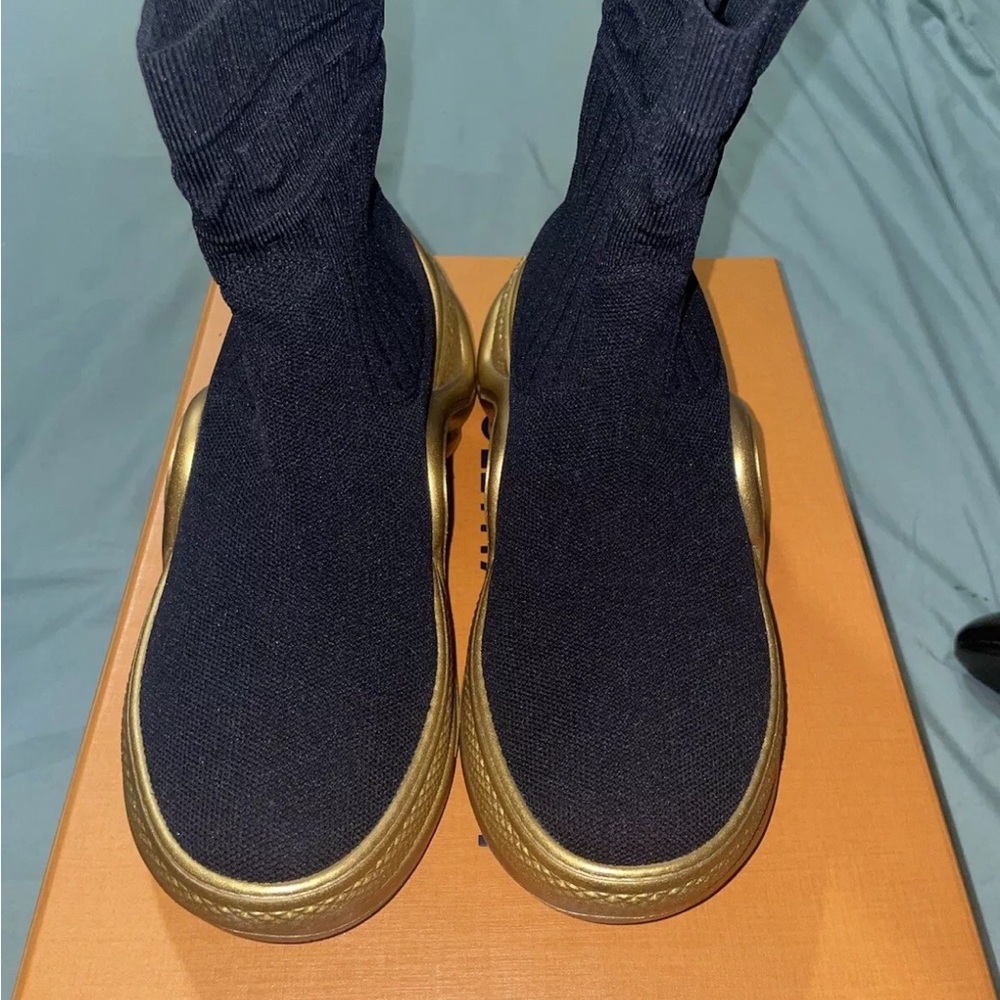 Louis Vuitton New in Box Archlight Sock Sneaker Black and Gold size 35 - Picture 8 of 9